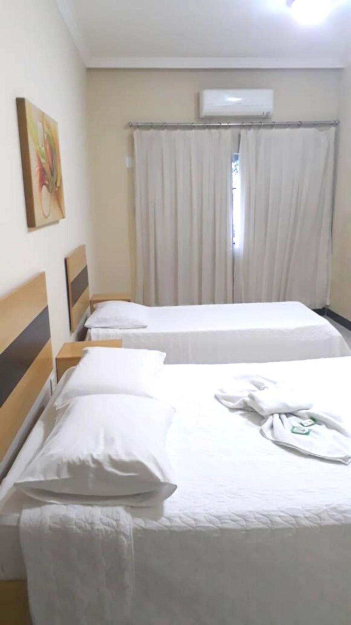 Gv Park Hotel غوفيرنادور فالاداريس الغرفة الصورة